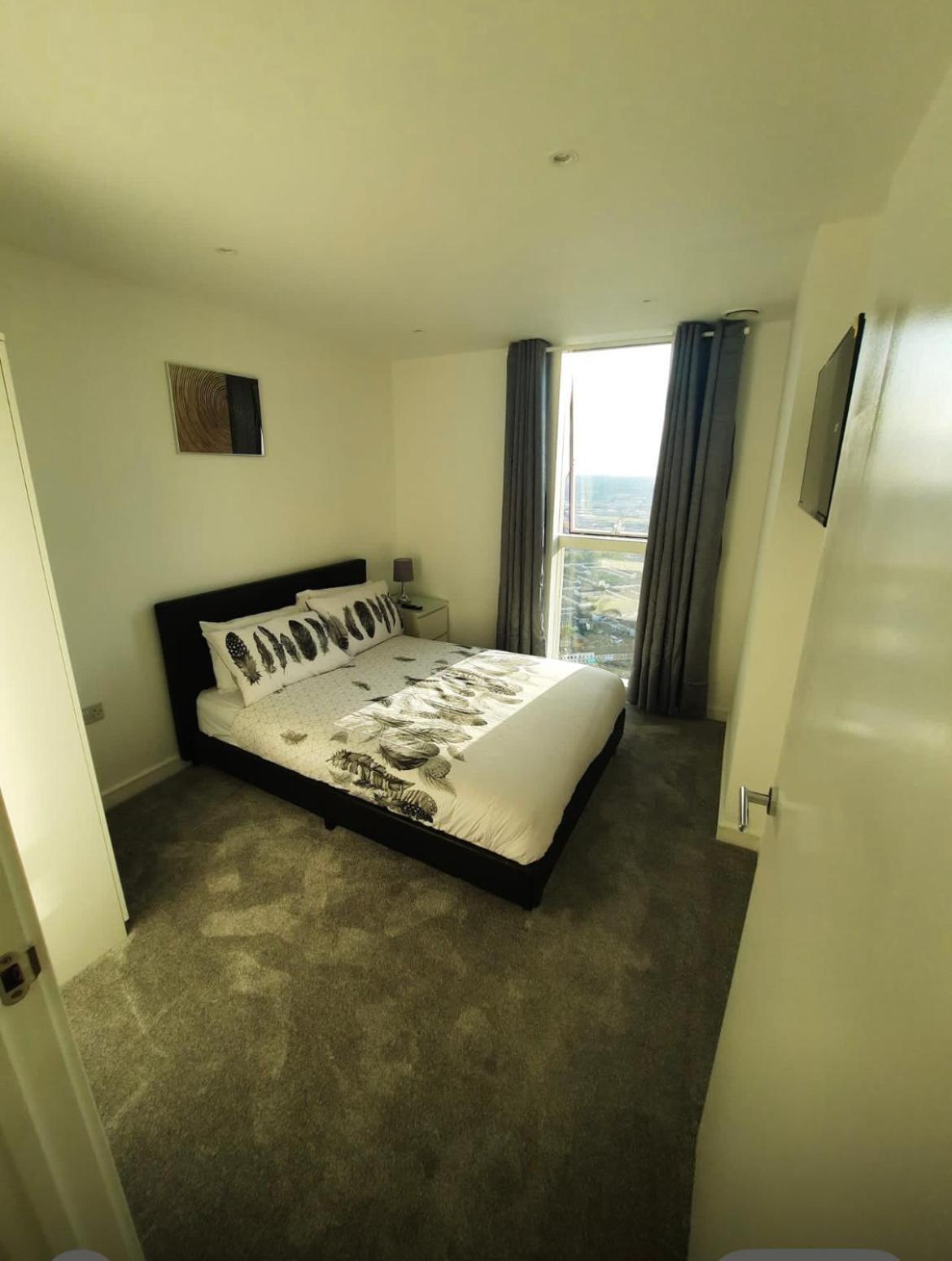 Spacious 3 Bed With Stunning Views Appartamento