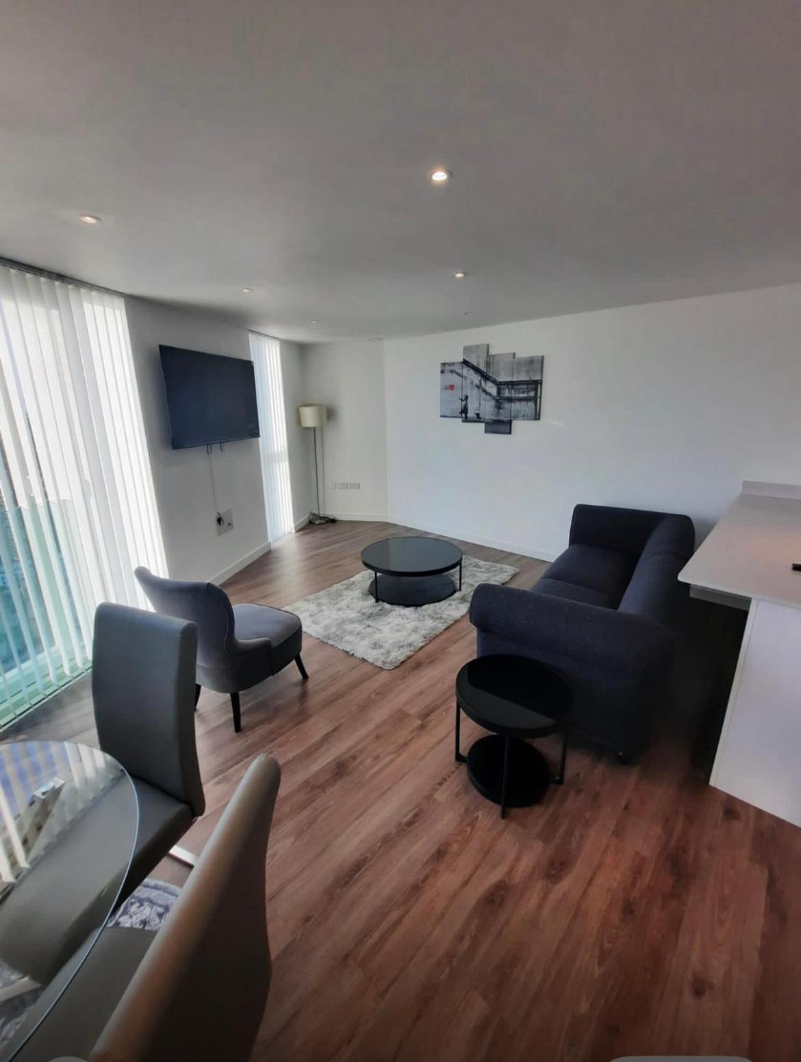 Spacious 3 Bed With Stunning Views Appartamento Londra